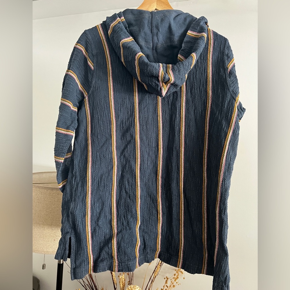 Faherty Navy Textured Hoodie - Smoke free pet free - Picture 2 of 5
